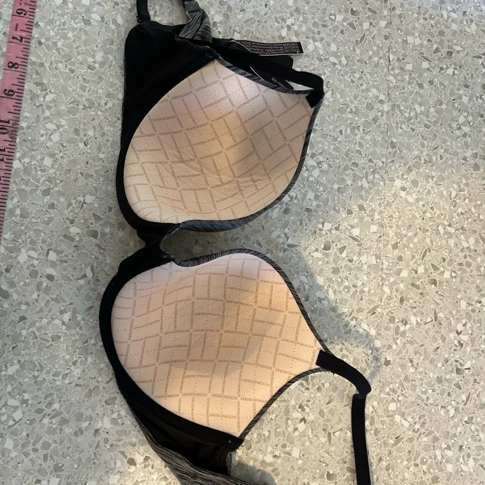Victoria’s Secret 36D Semi Uplift Bra Grey/Black